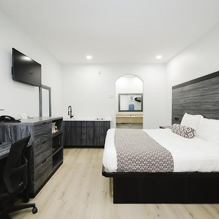 Sapphire Inn & Suites เดียร์พาร์ค ภายนอก รูปภาพ
