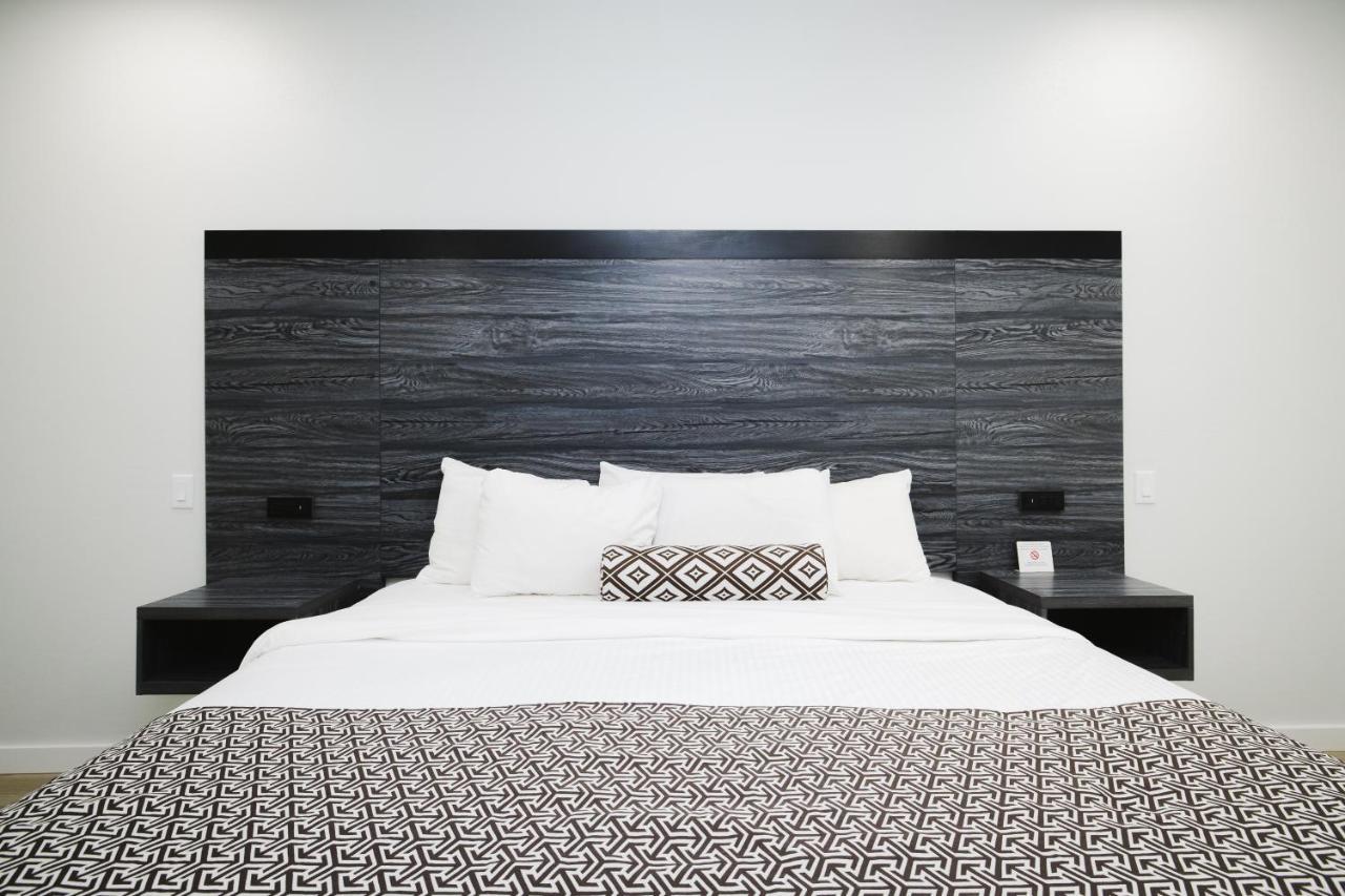 Sapphire Inn & Suites เดียร์พาร์ค ภายนอก รูปภาพ