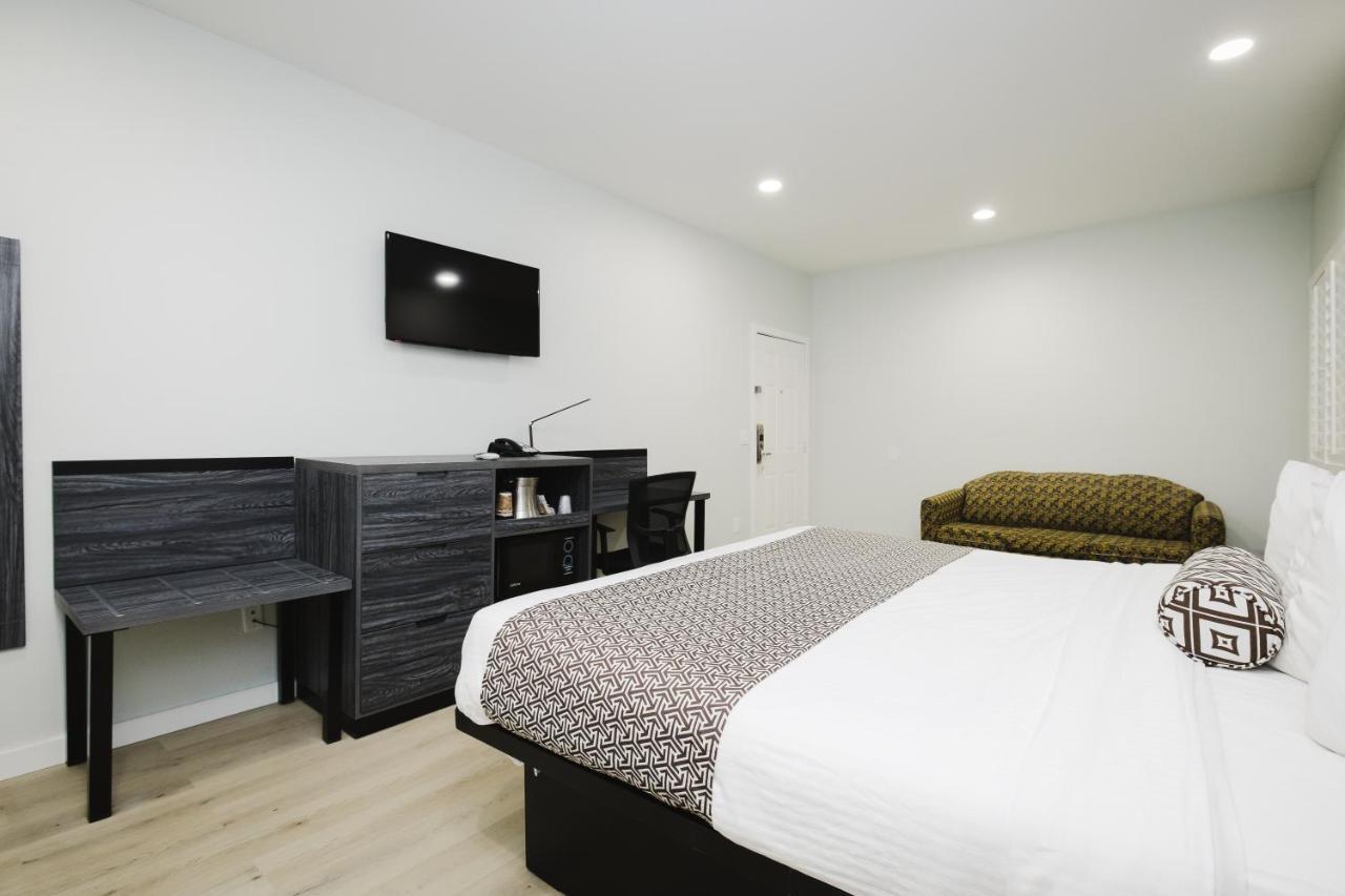 Sapphire Inn & Suites เดียร์พาร์ค ภายนอก รูปภาพ