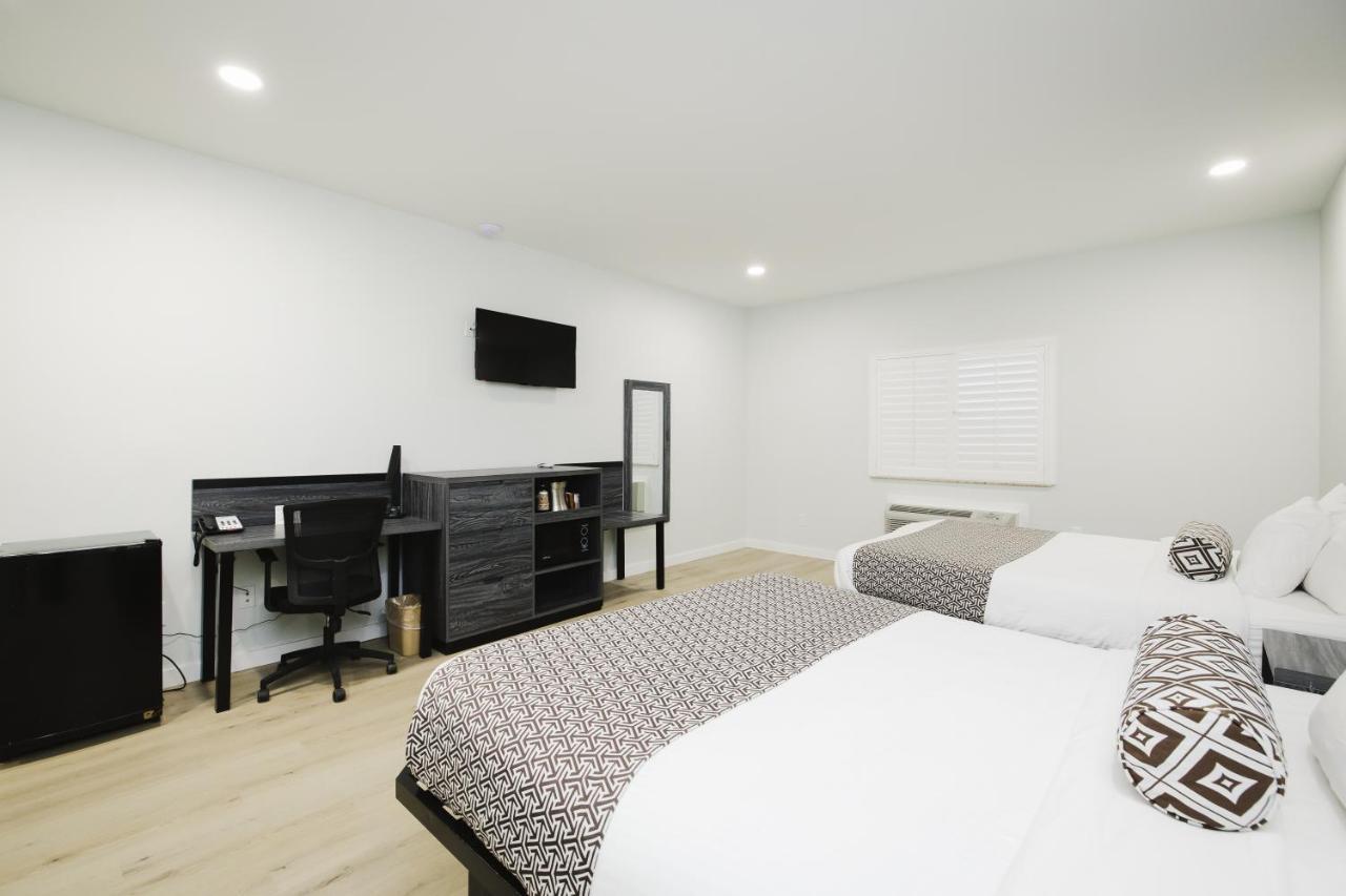 Sapphire Inn & Suites เดียร์พาร์ค ภายนอก รูปภาพ