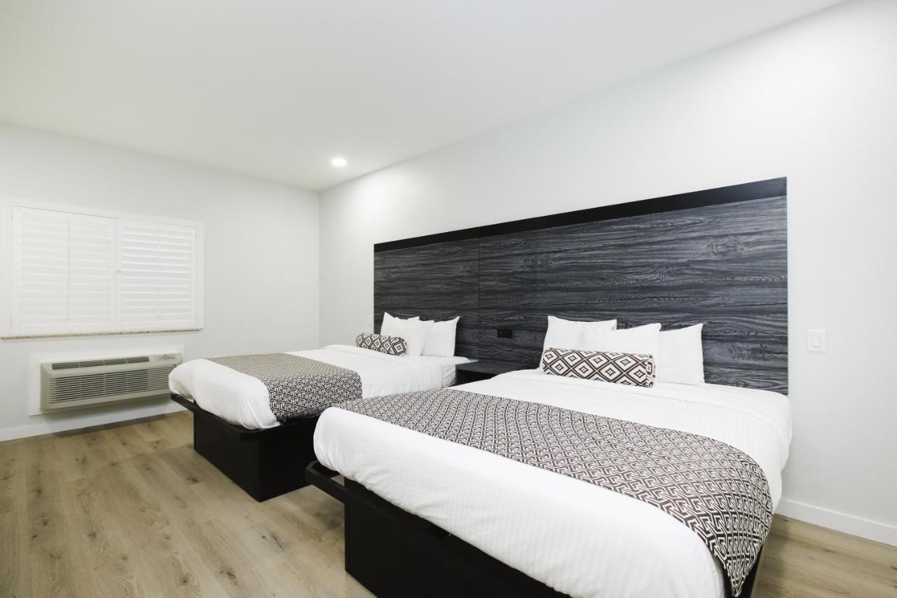 Sapphire Inn & Suites เดียร์พาร์ค ภายนอก รูปภาพ