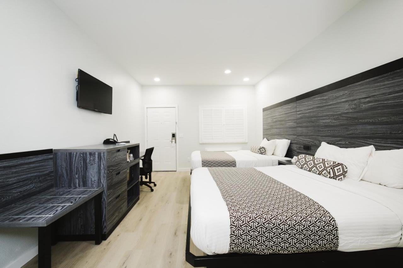 Sapphire Inn & Suites เดียร์พาร์ค ภายนอก รูปภาพ