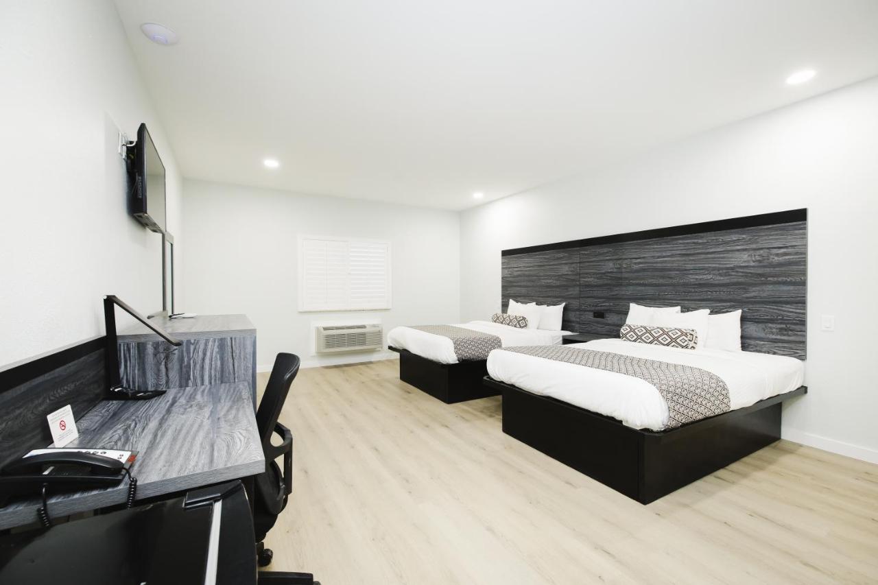 Sapphire Inn & Suites เดียร์พาร์ค ภายนอก รูปภาพ
