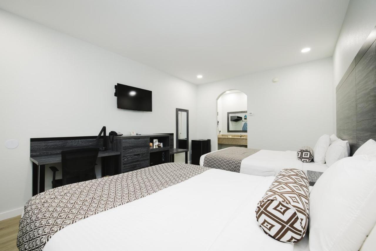 Sapphire Inn & Suites เดียร์พาร์ค ภายนอก รูปภาพ