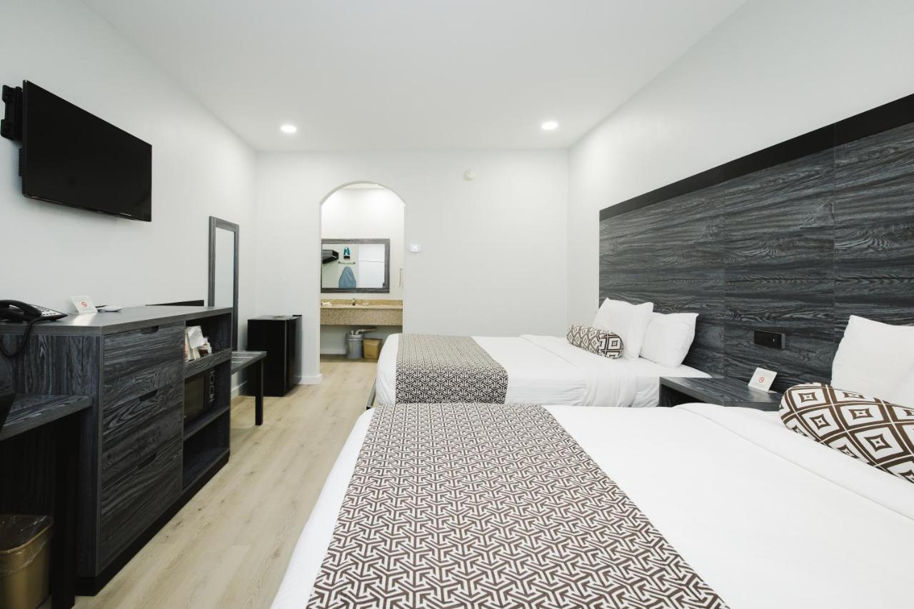 Sapphire Inn & Suites เดียร์พาร์ค ภายนอก รูปภาพ