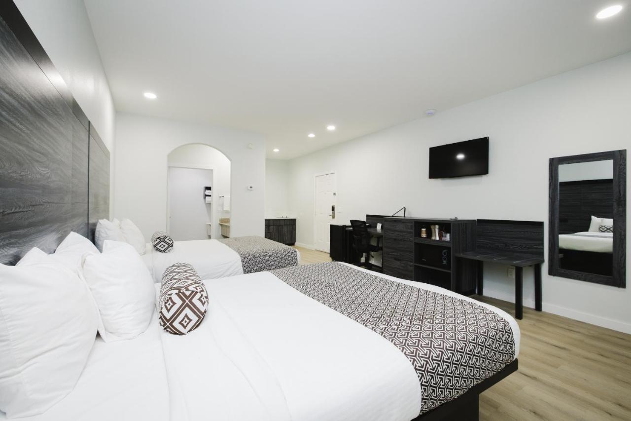 Sapphire Inn & Suites เดียร์พาร์ค ภายนอก รูปภาพ