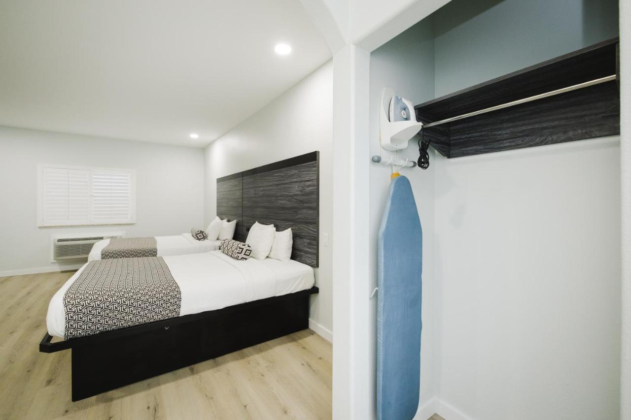 Sapphire Inn & Suites เดียร์พาร์ค ภายนอก รูปภาพ