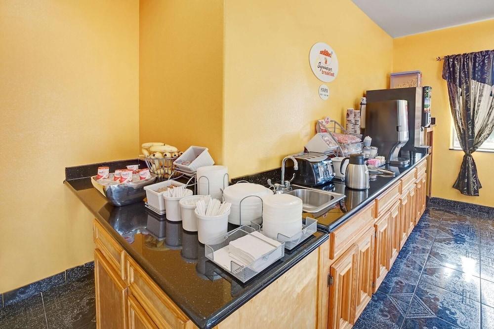 Sapphire Inn & Suites เดียร์พาร์ค ภายนอก รูปภาพ